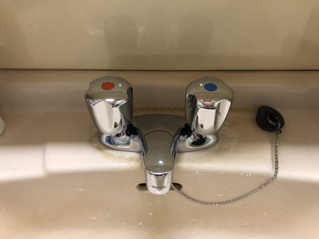 周南市洗面２バルブ水栓交換