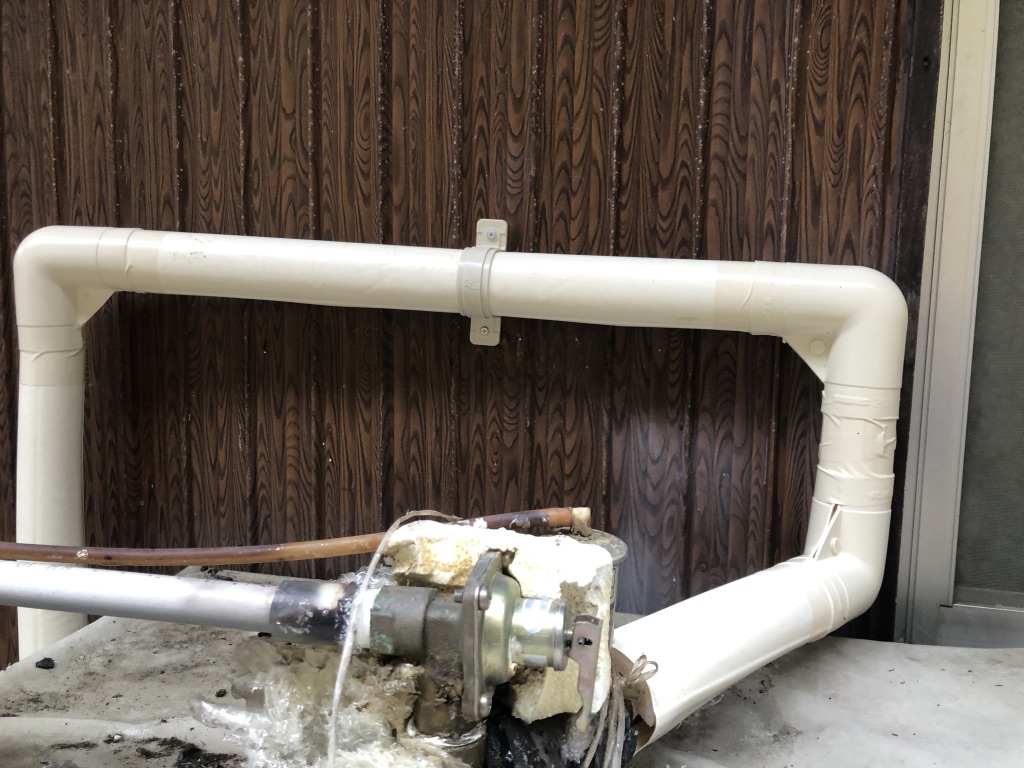 周南市　電気温水器配管水漏れ修理